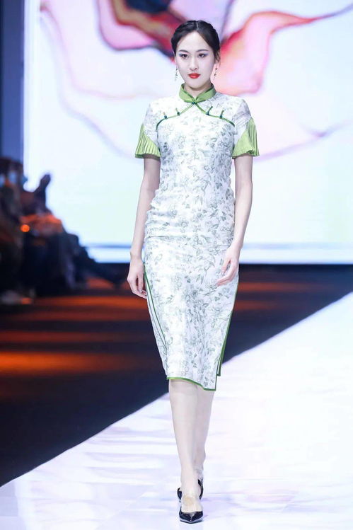 月河共影，衣韵东方 莱素旗袍亮相2021中国（赣州）服装原创设计周